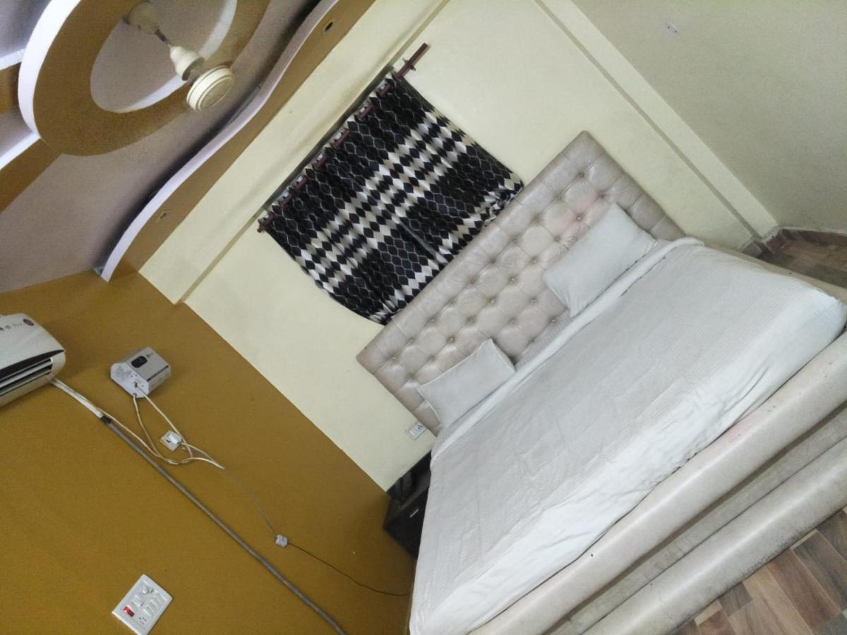 Hotel Shiv Mahima Inn By Wb Inn Αλλαχαμπάντ Εξωτερικό φωτογραφία