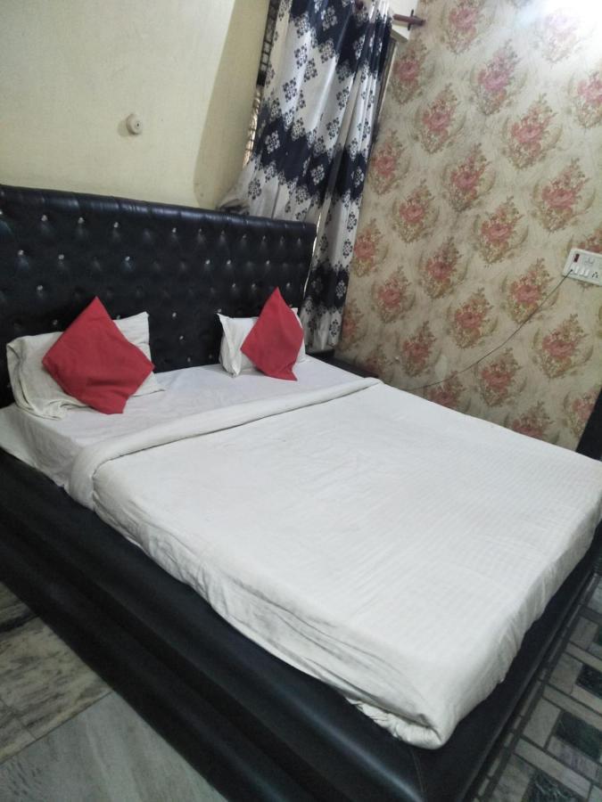 Hotel Shiv Mahima Inn By Wb Inn Αλλαχαμπάντ Εξωτερικό φωτογραφία