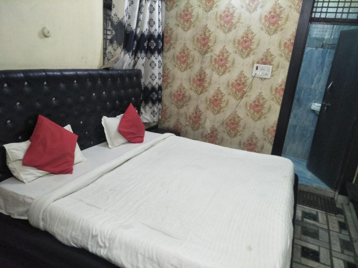 Hotel Shiv Mahima Inn By Wb Inn Αλλαχαμπάντ Εξωτερικό φωτογραφία